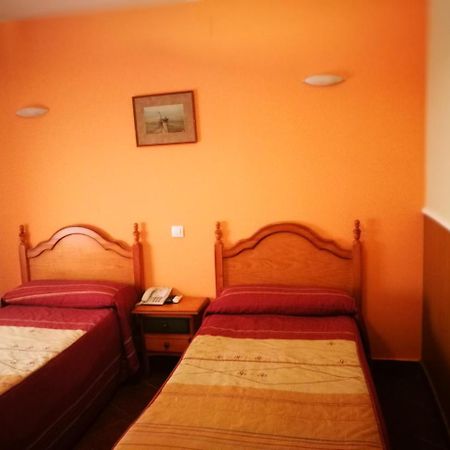Hostal Hueso Trujillo Exteriör bild