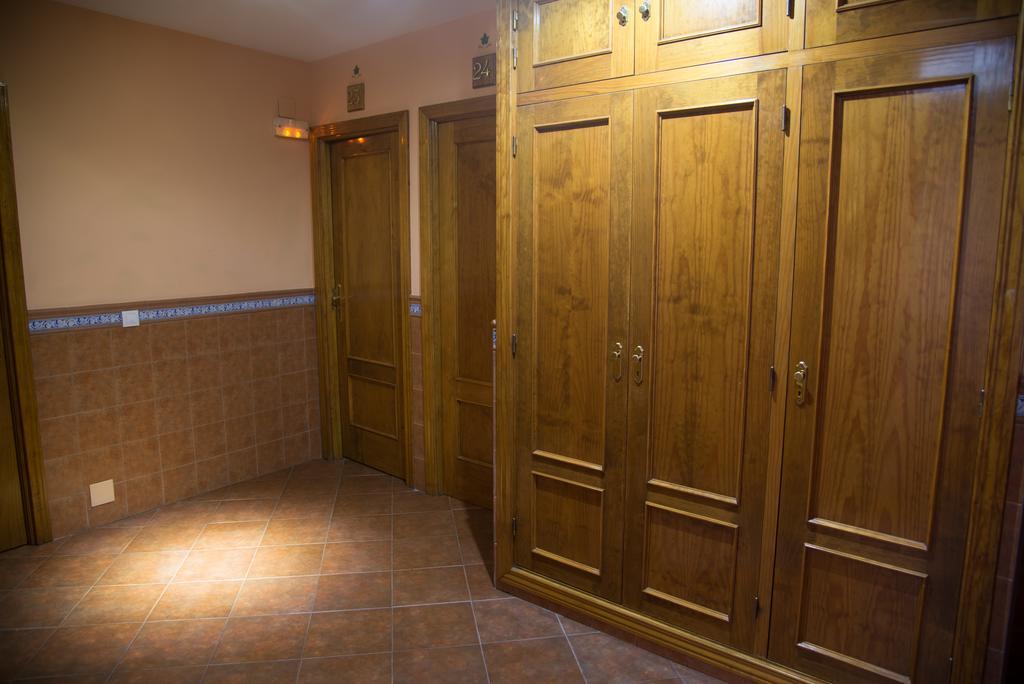 Hostal Hueso Trujillo Exteriör bild