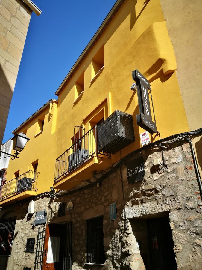 Hostal Hueso Trujillo Exteriör bild