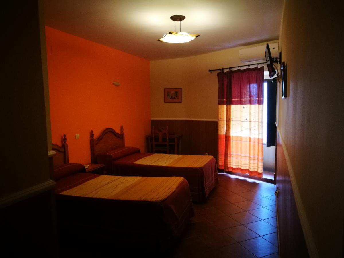 Hostal Hueso Trujillo Exteriör bild