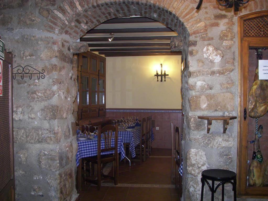 Hostal Hueso Trujillo Exteriör bild