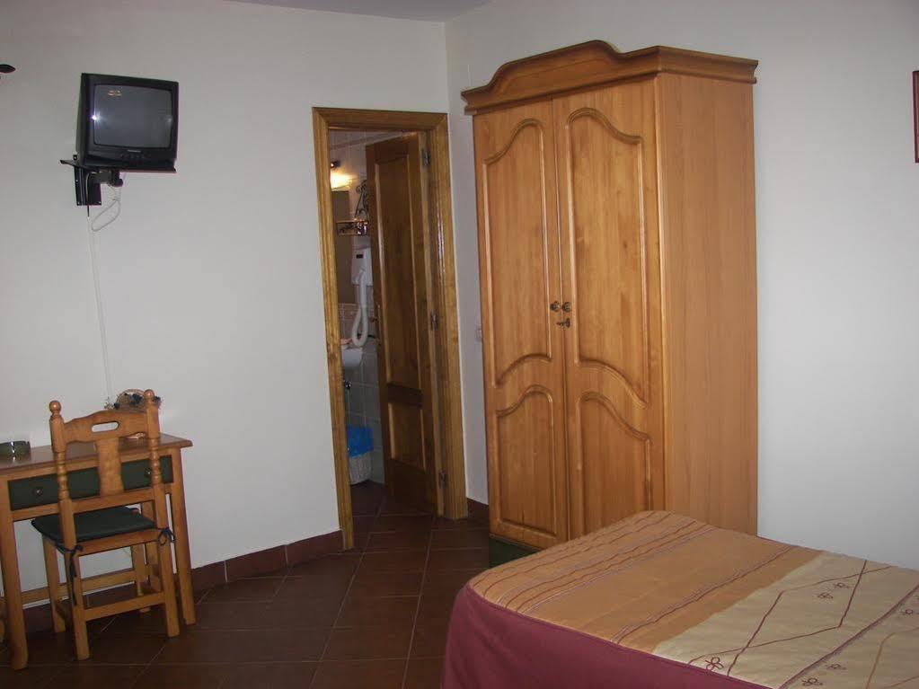 Hostal Hueso Trujillo Exteriör bild