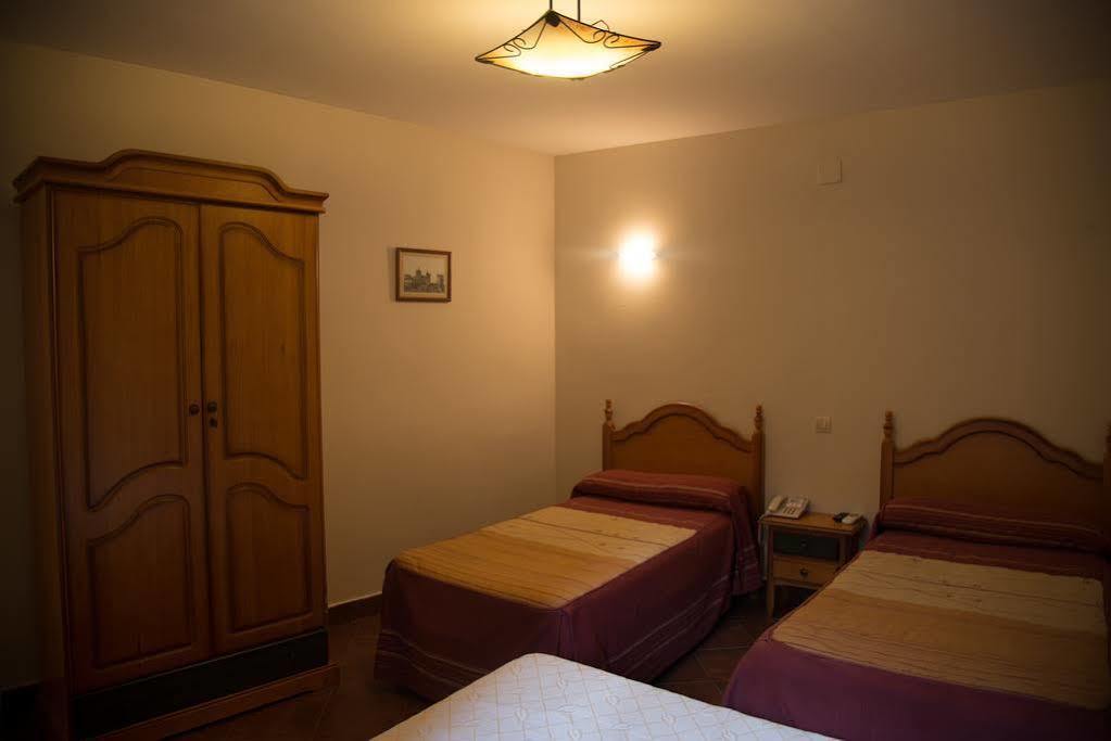 Hostal Hueso Trujillo Exteriör bild