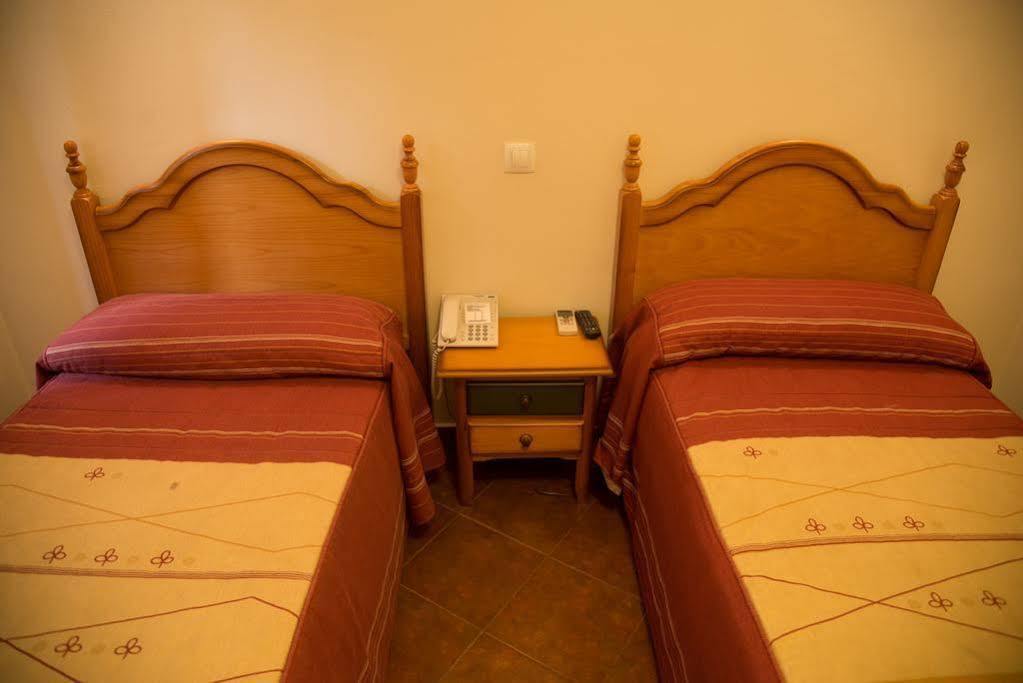 Hostal Hueso Trujillo Exteriör bild