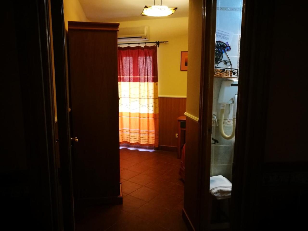 Hostal Hueso Trujillo Exteriör bild