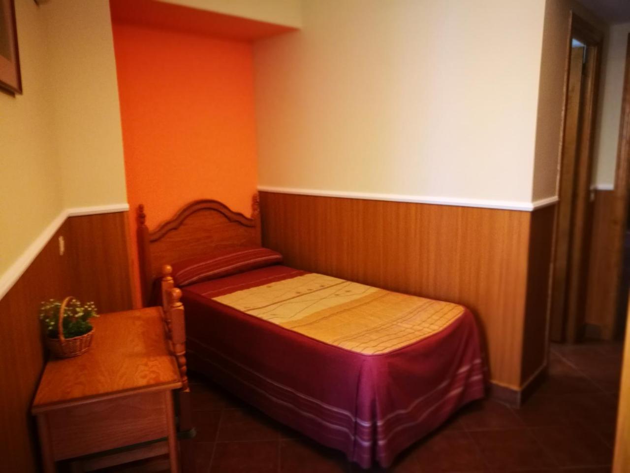 Hostal Hueso Trujillo Exteriör bild