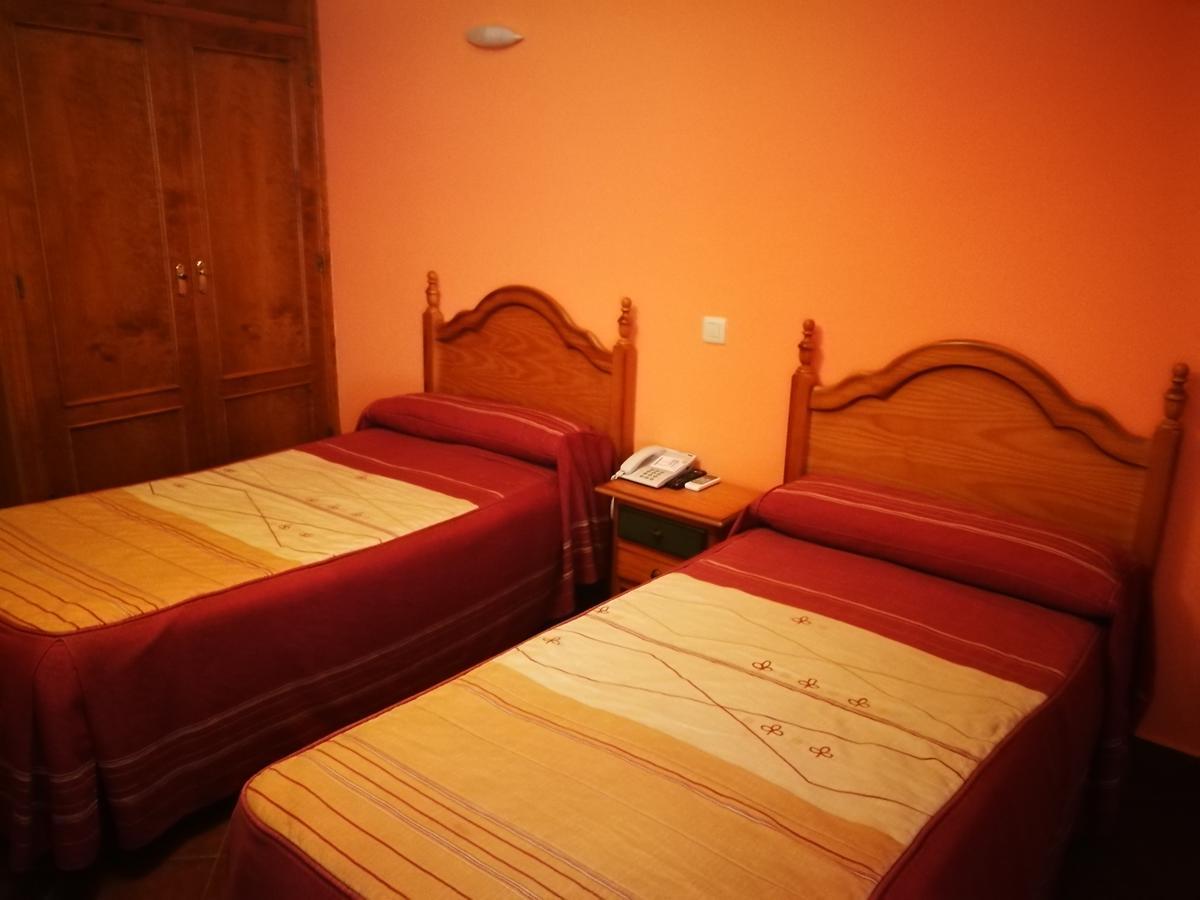 Hostal Hueso Trujillo Exteriör bild