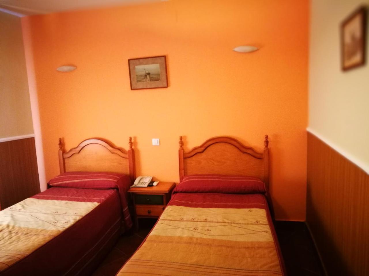 Hostal Hueso Trujillo Exteriör bild